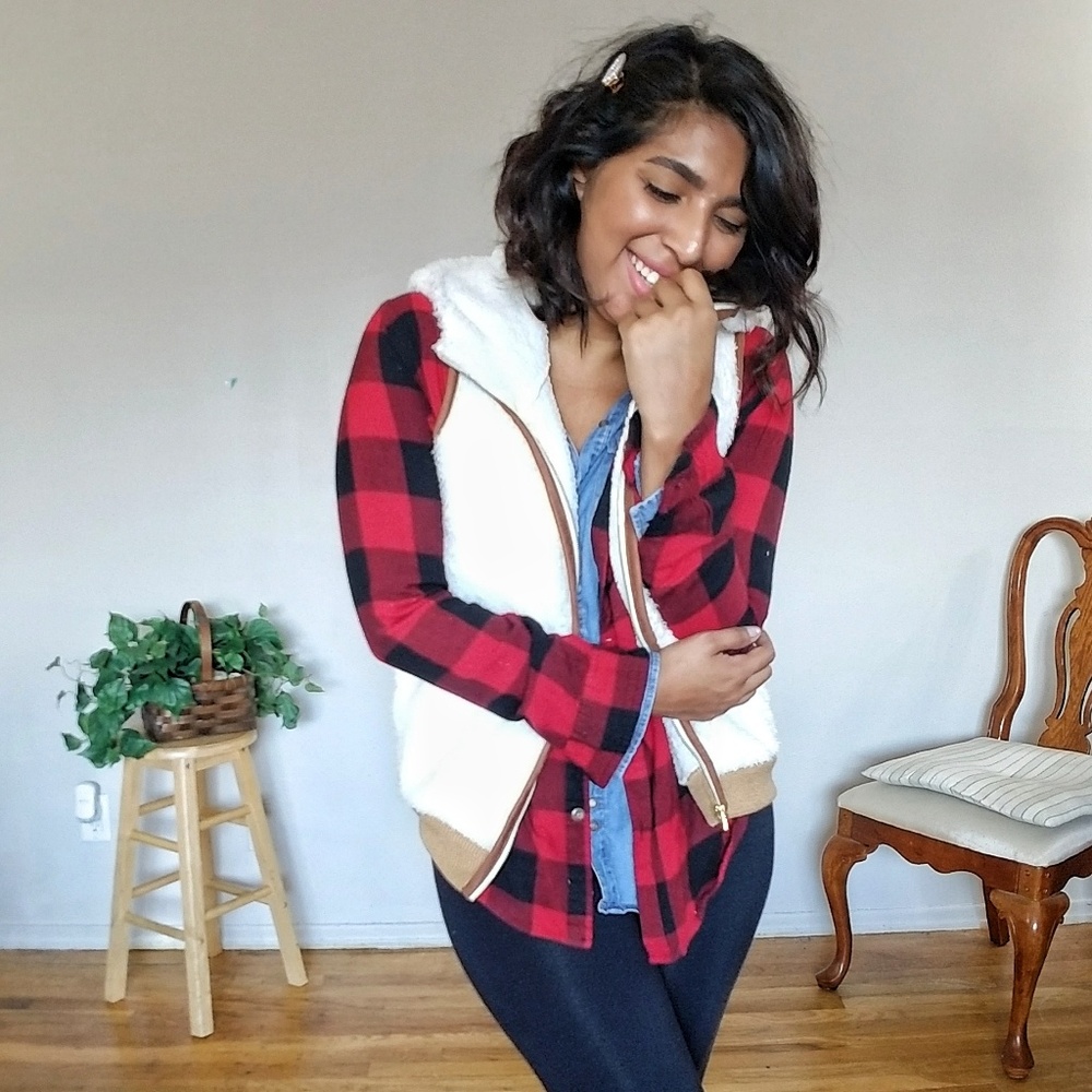 🏷CLEARANCE FUZZY FEELS CREAM PLUSH SWEATER VEST - Picture 4 of 5